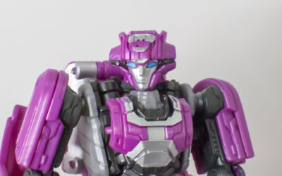 Bot Reviews: Transformers: Studio Series Deluxe Elita-1