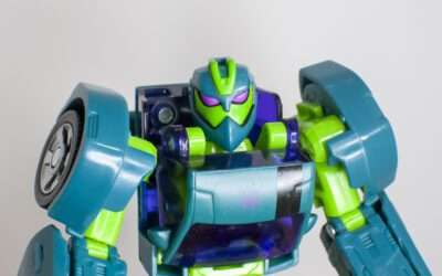 Bot Reviews: Transformers: Age of the Primes Deluxe Fugitive Waspinator