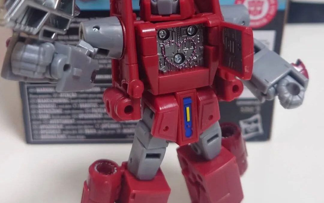 Transformers Age Of The Primes Deluxe Powerglide In-Hand Images
