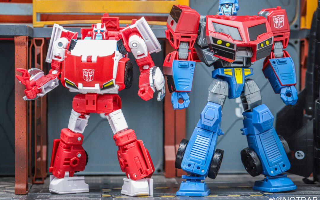 Age Of The Primes Deluxe TFA Ratchet, Powerglide, TFP Smokescreen & Swerve In-Hand Images