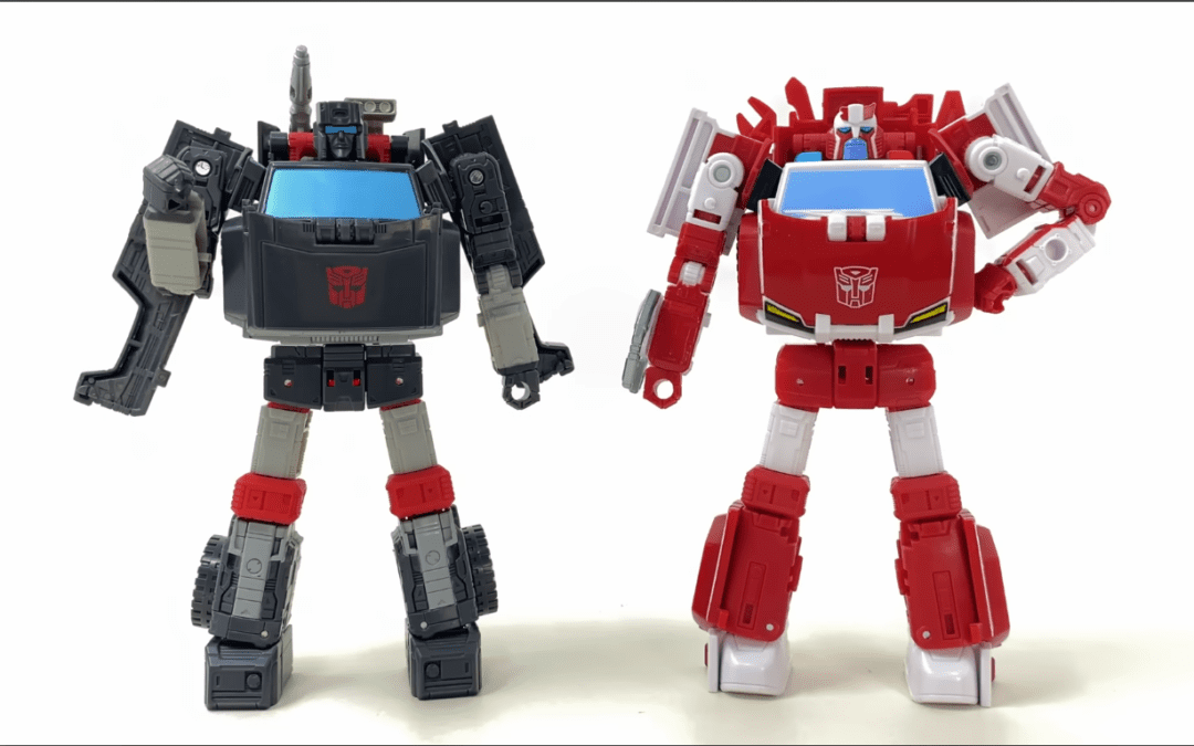 Transformers Age Of The Primes Age Of The Primes Deluxe Animated Ratchet In-Hand Images