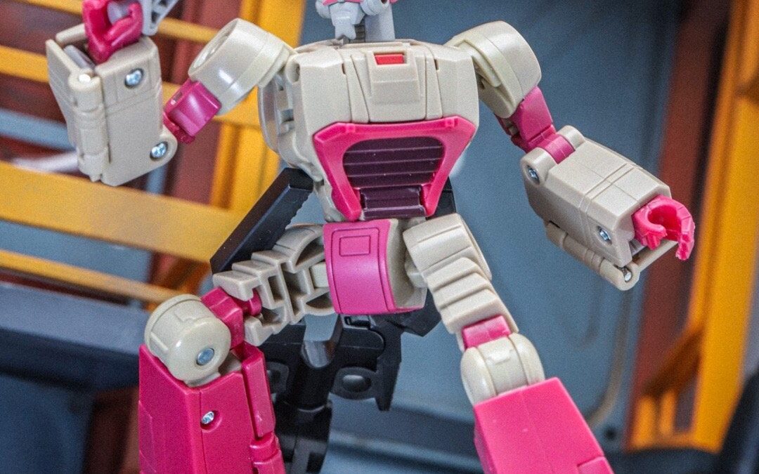 Transformers Age Of The Primes Deluxe Kranix Additional In-Hand Images
