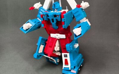 Transformers Missing Link C-10 Ultra Magnus In-Hand Images