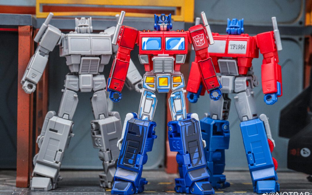 Transformers Spotlight Optimus Prime 3-Pack In-Hand Images