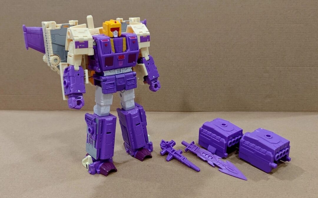 Transformers Studio Series 86 Leader Class Blitzwing In-Hand Images