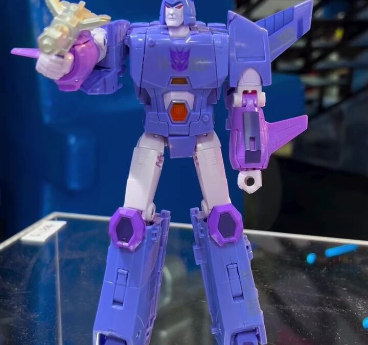 CCXP Mexico 2026 Display Images – Transformers Studio Series 86 Voyager Cyclonus Color Prototype Images