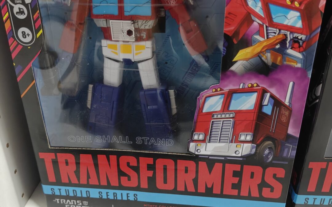 Transformers Studio Series MTMTE Optimus Prime & Wave 31 Deluxe And Cyberworld Cyber Changers Wave 3 Out In The UK