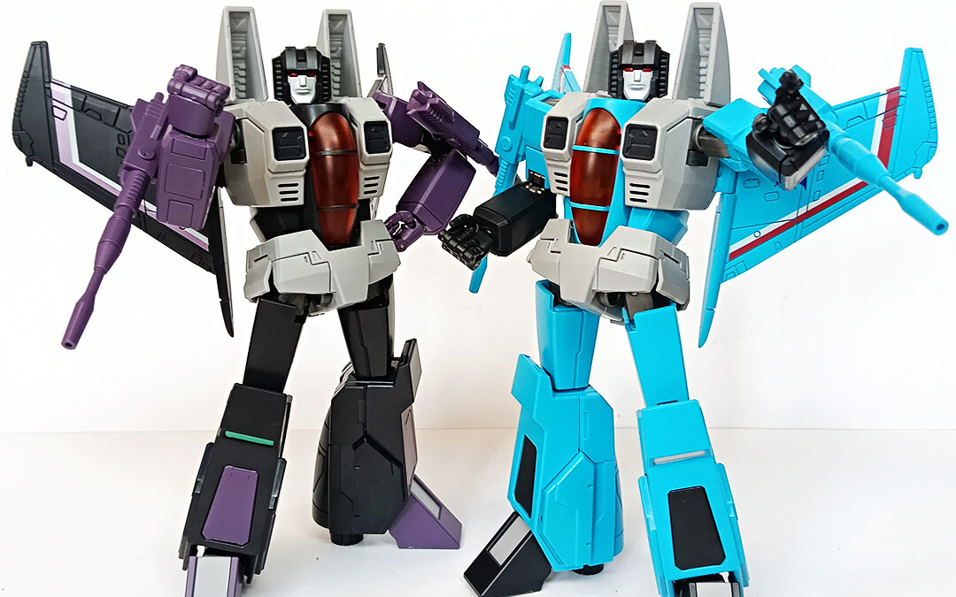 Yolopark AMK Transformers G1 Thundercracker & Skywarp In-Hand Images