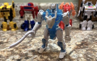 Transformers Cyberworld Cyber Changers Cheetor In-Hand Images