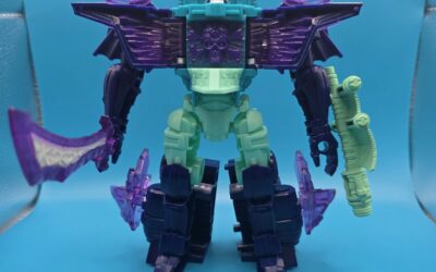 Transformers Cyberworld Energon Surge Ultimate Cyber Changers Scourge In-Hand Images