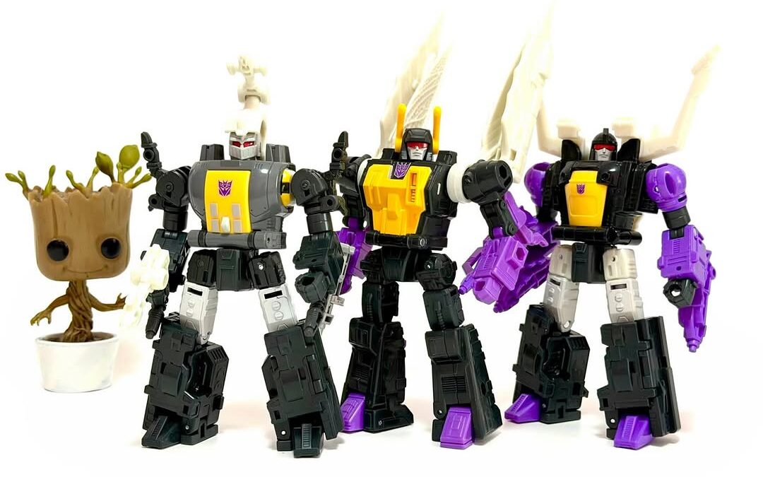 Transformers Studio Series MTMTE Collection Bombshell, Shrapnel & Kickback 3-Pack In-Hand Images