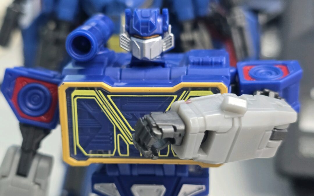 Transformers Studio Series Deluxe Transformers One Soundwave In-Hand Images