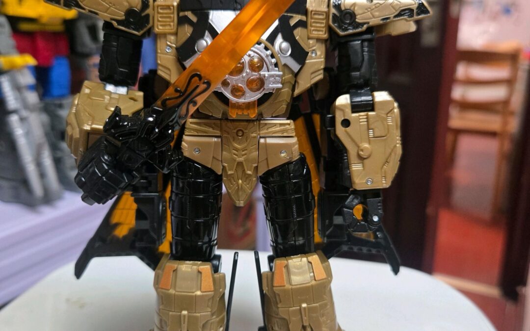 Transformers Age Of The Primes Voyager Vector Prime In-Hand Images