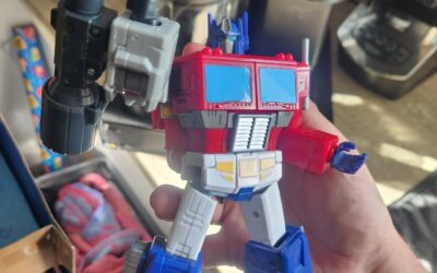 Transformers Studio Series Energon Universe Optimus Prime In-Hand Images