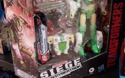 Transformers War For Cybertron Siege Greenlight & Dazzlestrike Out In The UK