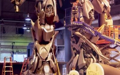 Transformers 2007 Megatron 25 Feet / 7.62 Meters Prop Images