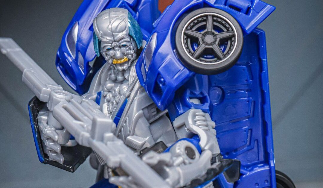 New Wheeljack (Que) In-Hand Images From Transformers Studio Series DOTM