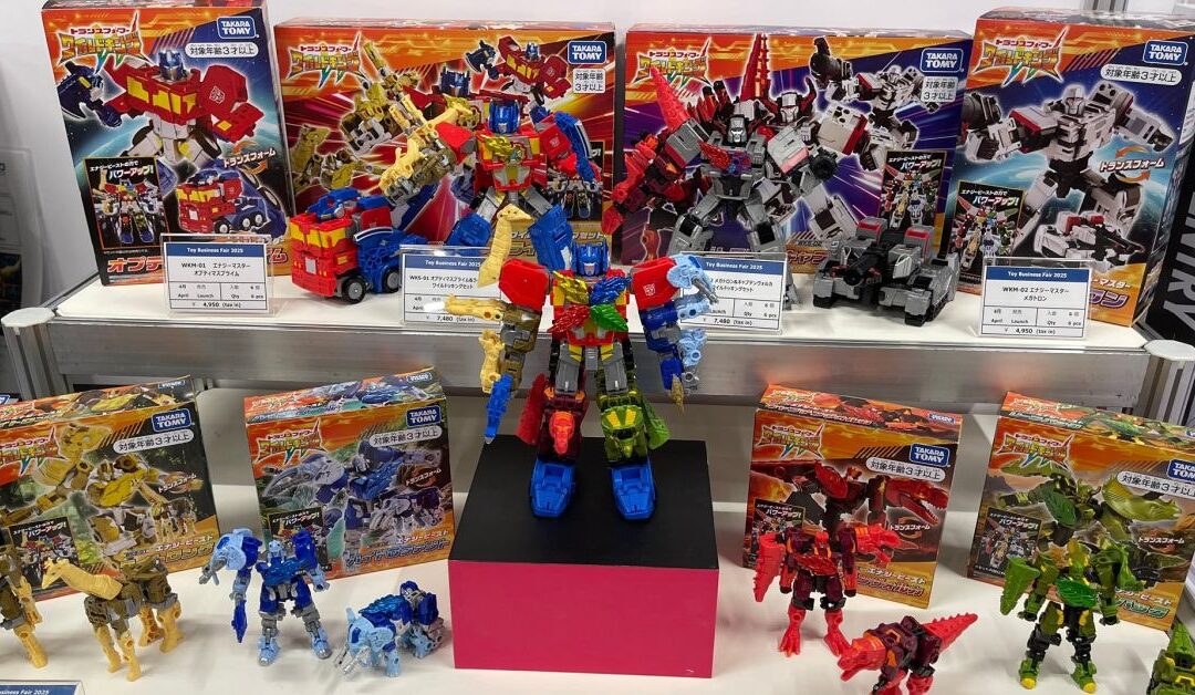 Wild King First Look at In-Hand Images of Optimus Prime, Megatron, More