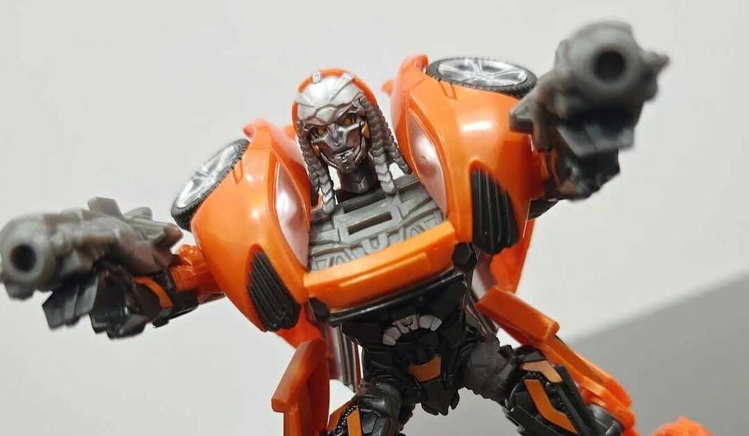 AOE Widowmaker In-Hand Images Of Transformers Studio Series Deluxe Class