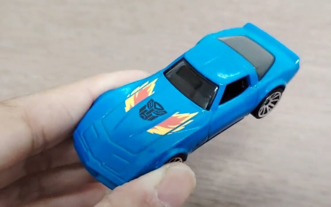 Hot Wheels Transformers Tracks Color Shifters In-Hand Video Review