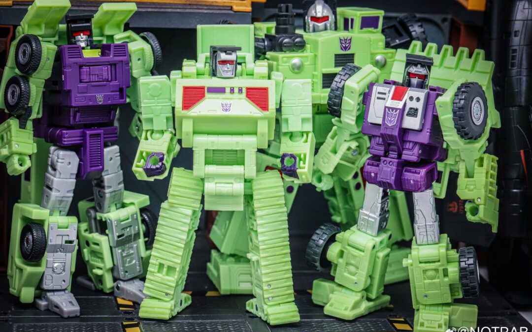 86 Hook & Long Haul & Devastator In-Hand Images Studio Series Contstructicon Figures